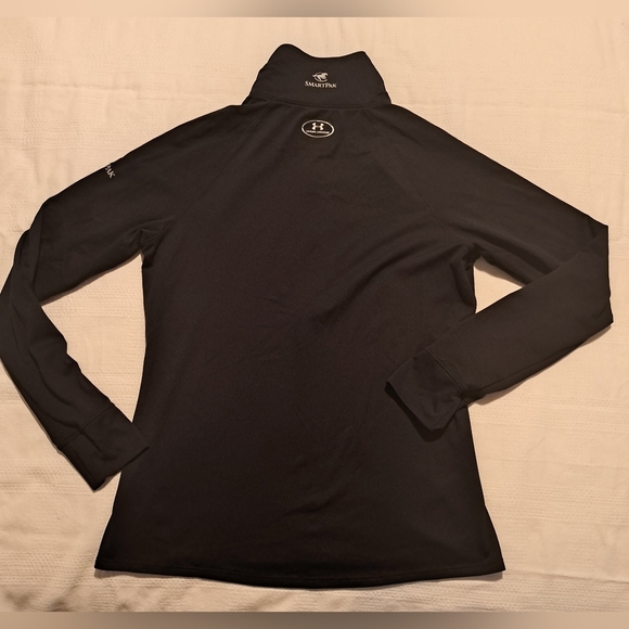 Under Armour women's Medium black semi fitted long sleeve shirt logo on sleeve - Picture 4 of 4